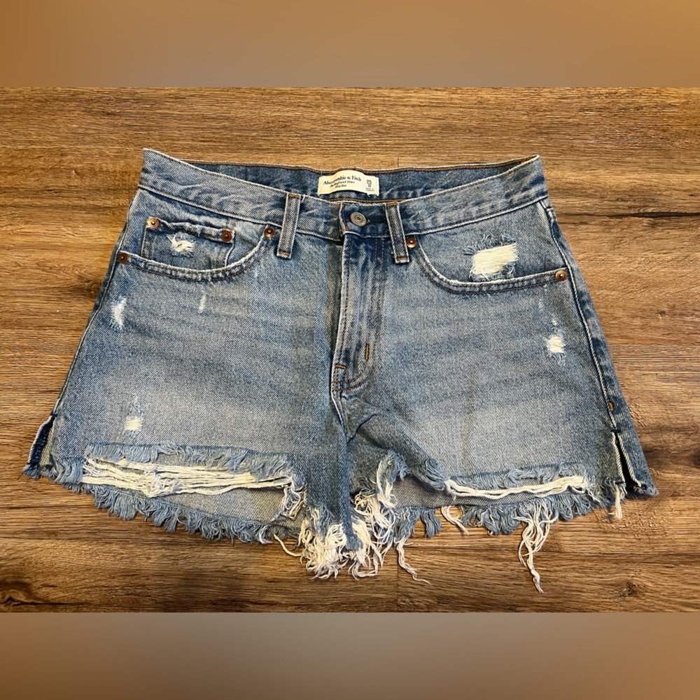 Abercrombie & Fitch The Boyfriend Short Mid Rise Denim Size 25 0
